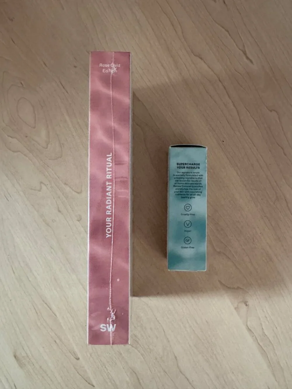 BNWT sealed! Solawave 4-in1 Skincare Wand + Renew Complex Activating Serum